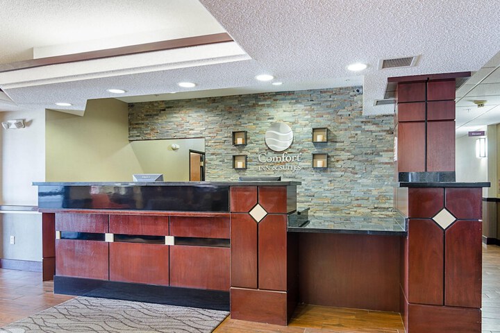Comfort Inn & Suites Hutchinson