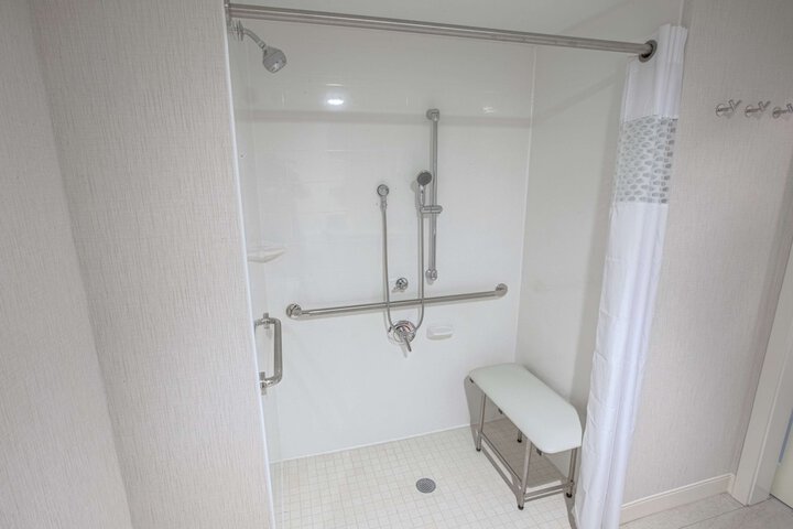 Room 21 of 43