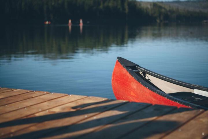 The Suttle Lodge & Boathouse