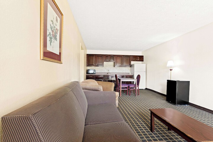Americas Best Value Inn & Suites Mt. Pleasant