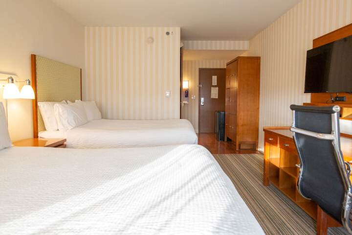 Room 10 of 38