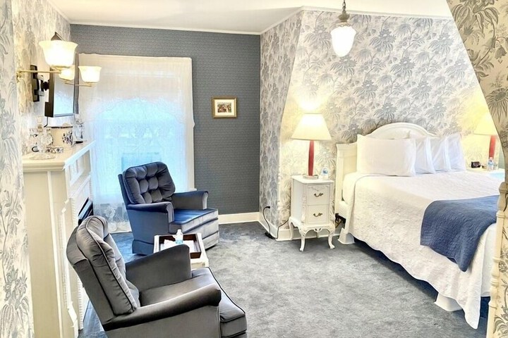 Room 27 of 56