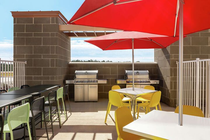 Terrace/Patio 26 of 28