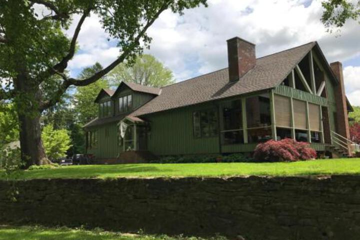 Knapps Creek Trout Lodge