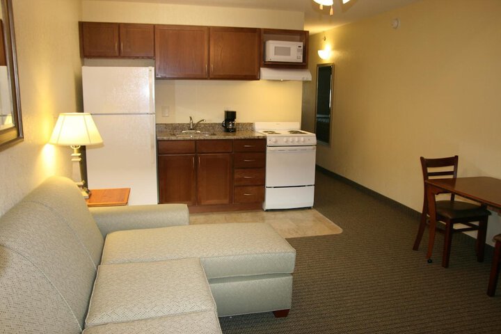 Room 22 of 38