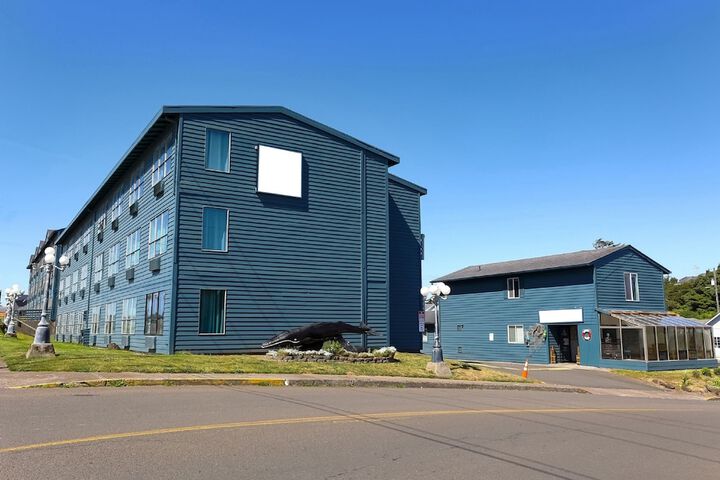 Waves Hotel NYE Beach - Newport OR