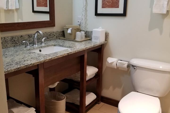 Comfort Suites Farmington