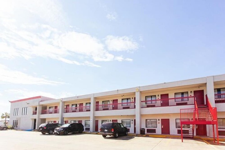 Econo Lodge Inn & Suites Channelview - Houston East