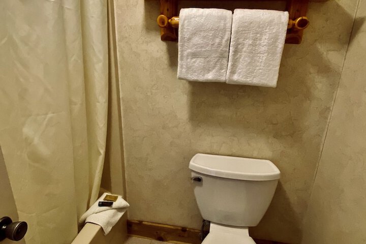 Room 34 of 47