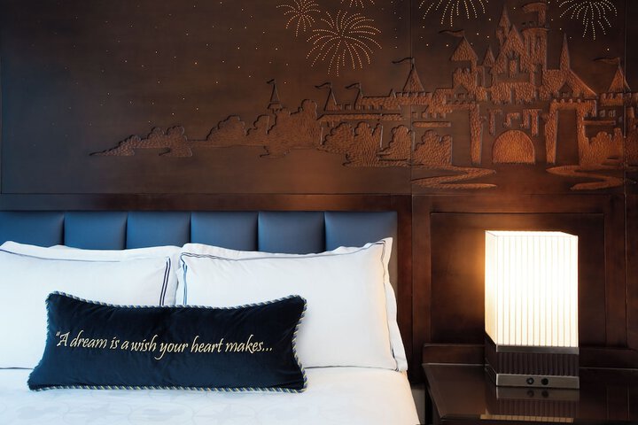 Room 52 of 70