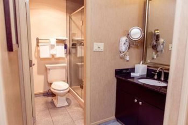 BEST WESTERN PLUS Coquitlam Inn Convention Centre