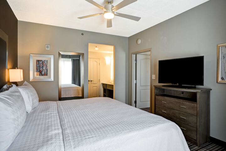 Room 33 of 54