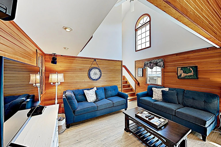 55 West Dennis - 3 Br Home