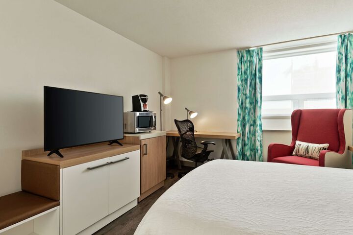 Room 30 of 52