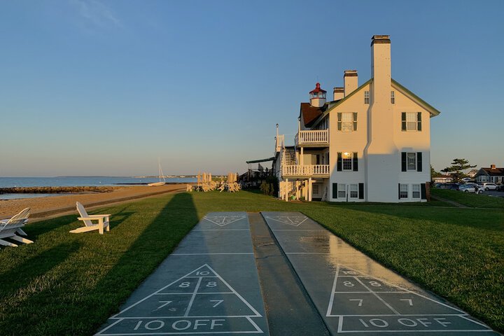 Lighthouse Inn