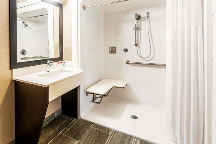 Ramada by Wyndham Moose Jaw