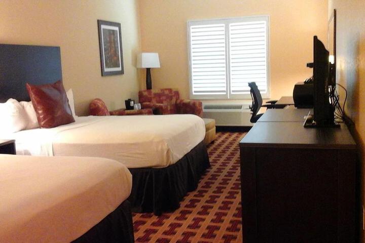 Room 4 of 7