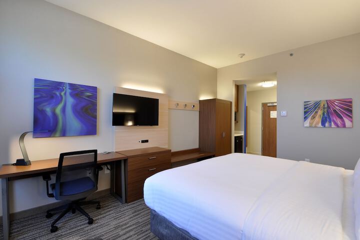 Room 34 of 53