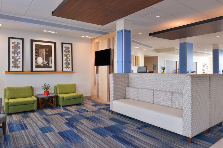 Hotel 2 of 79