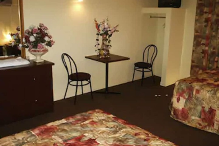 Room 20 of 33