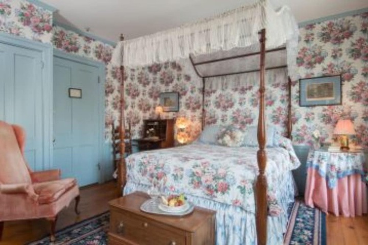 Room 9 of 27