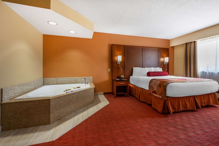 Room 18 of 33