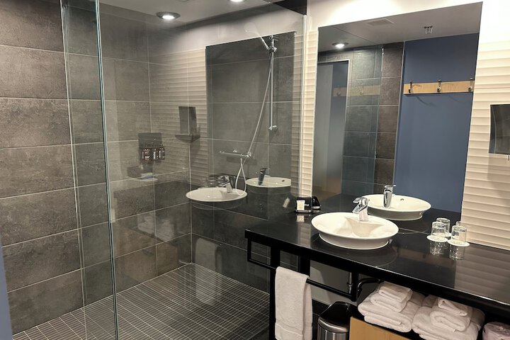 Hotel Le Dauphin Montreal Centre Ville