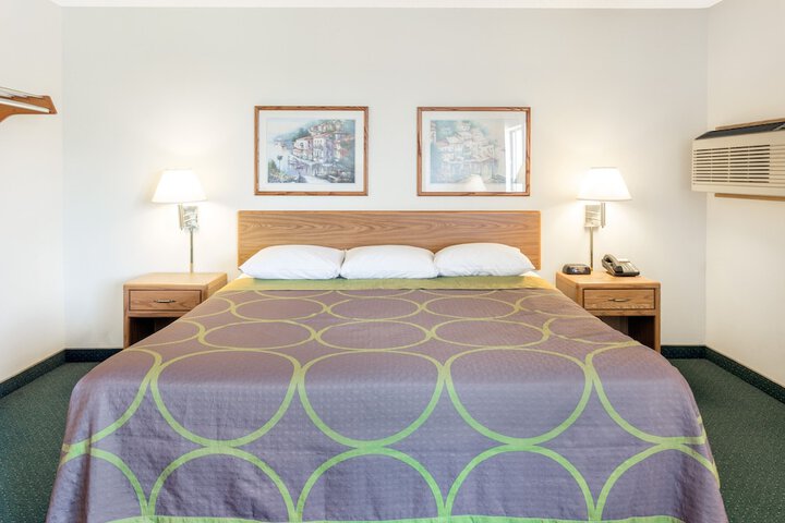 Room 3 of 15
