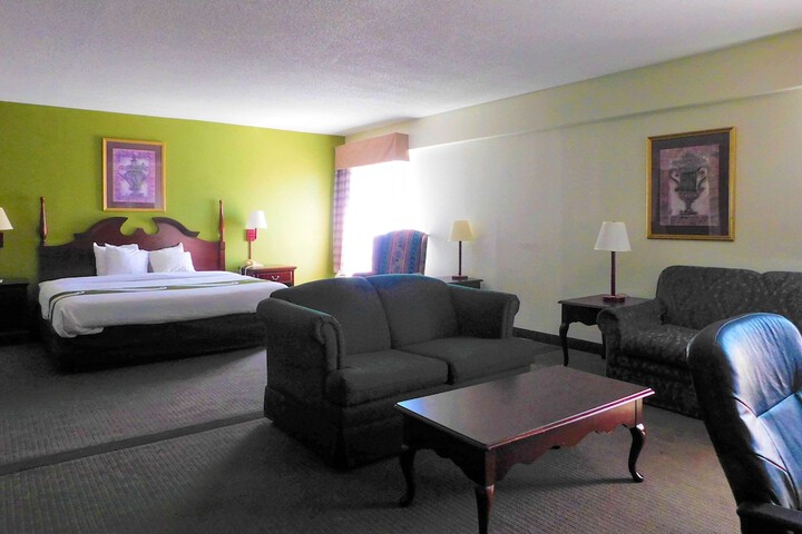 Room 17 of 35