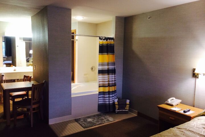 Room 40 of 64