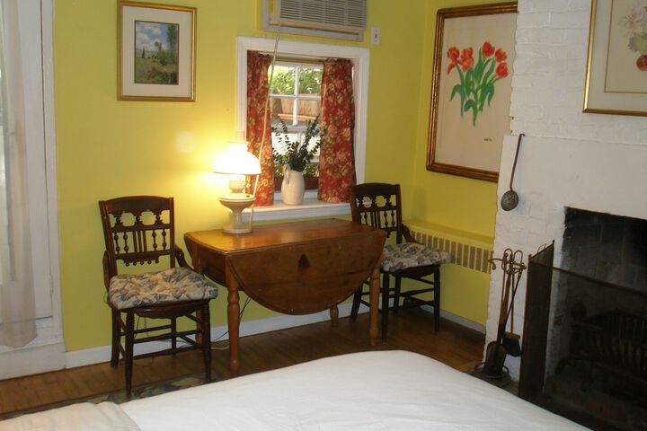 Room 73 of 238