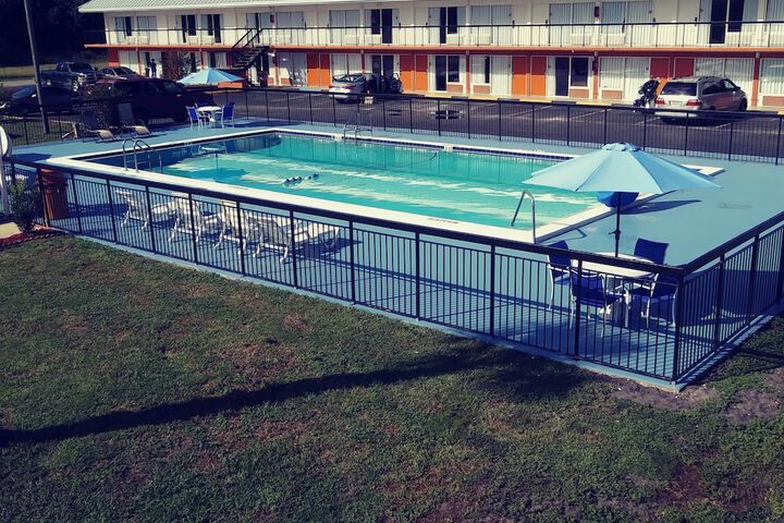 Pool 10 of 53