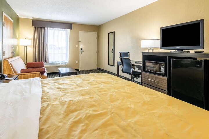 Room 10 of 29