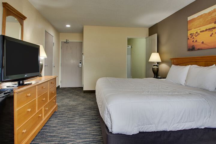 Room 14 of 37