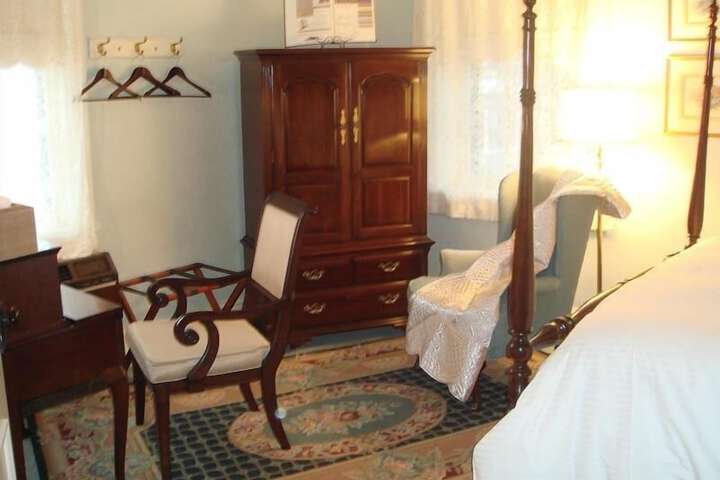 Room 25 of 65