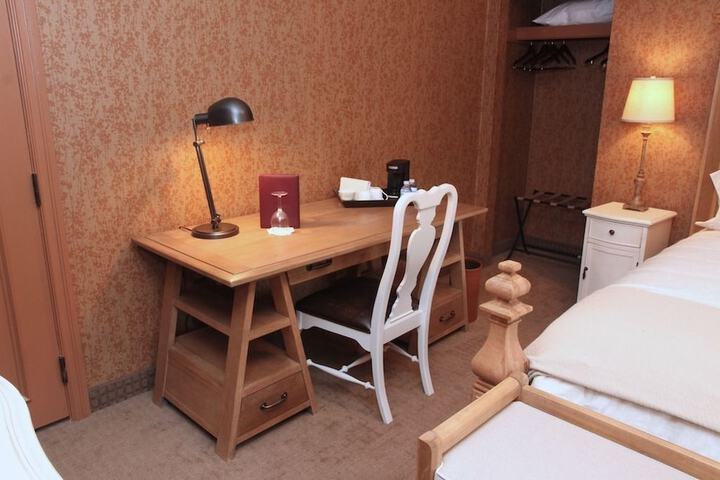 Room 12 of 47