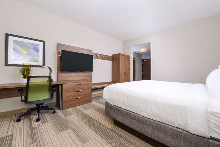Room 47 of 106