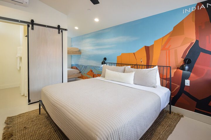 Room 10 of 38