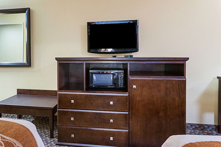 Room 35 of 46