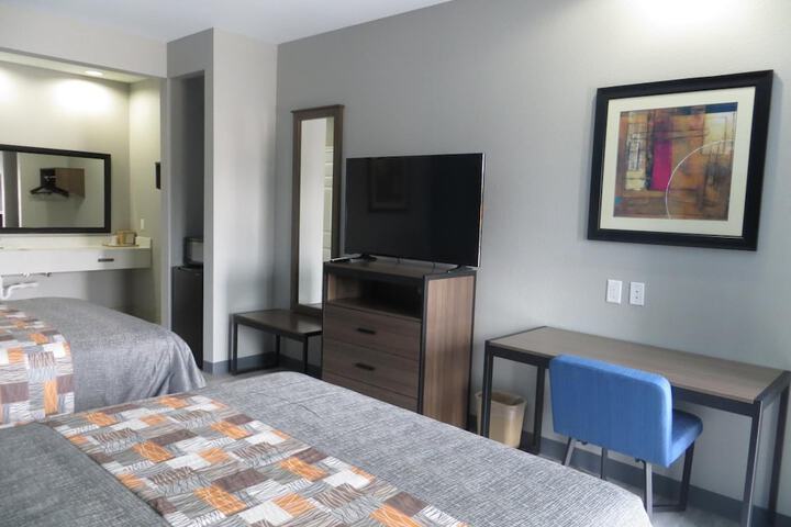 Room 32 of 40