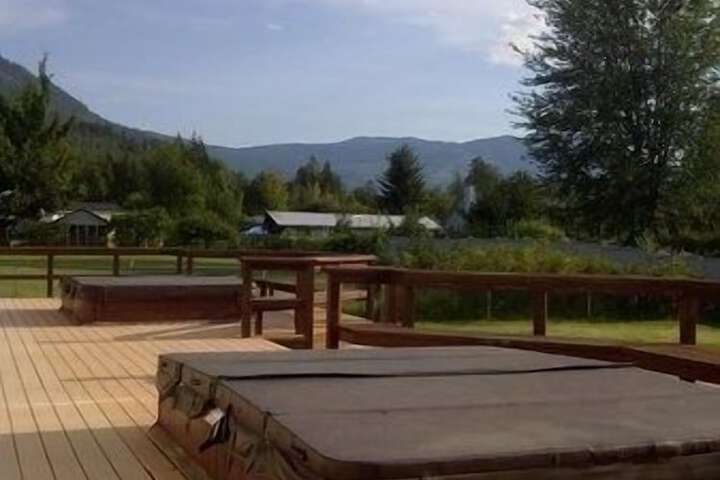 Sundeck 11 of 12