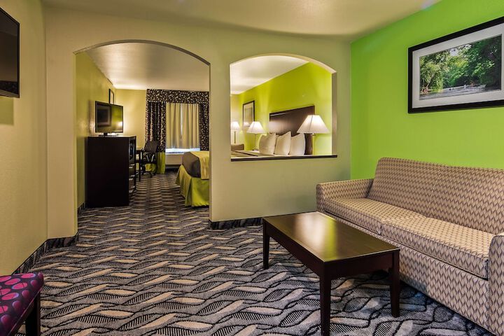 Room 18 of 27