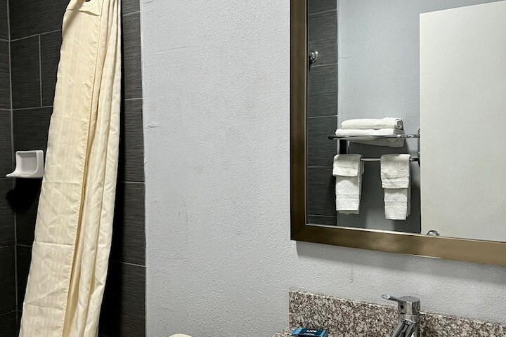 Room 15 of 23