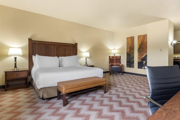 Best Western Plus Cimarron Hotel & Suites