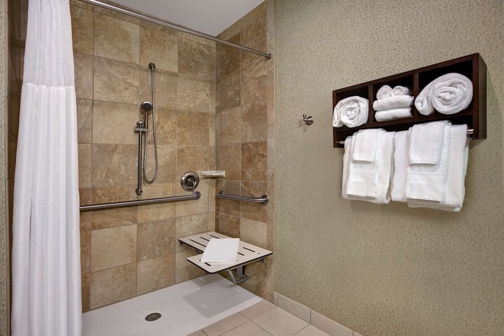 Room 6 of 36