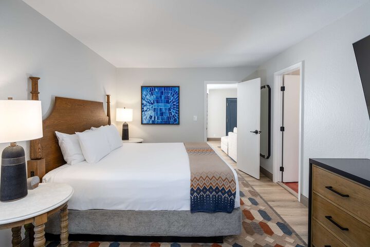 Room 54 of 142