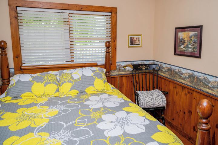Mountain Aire Cottages Inn & Glamping