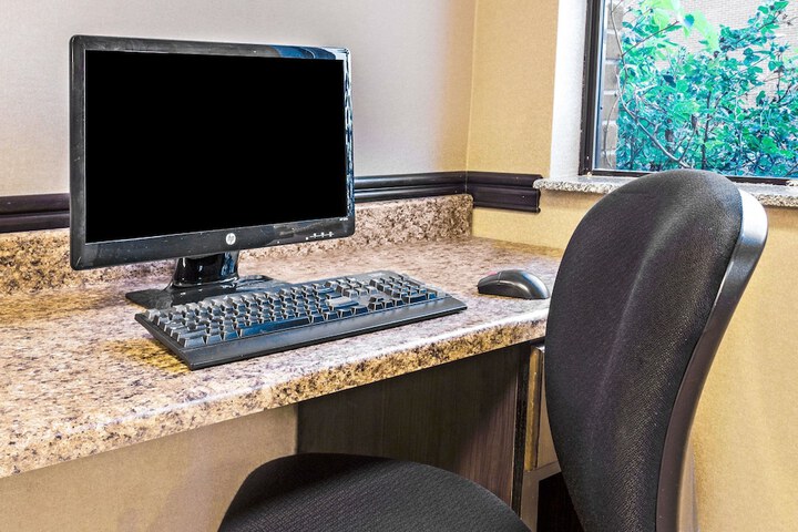 Business Center 14 of 14