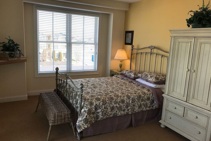 Room 106 of 133