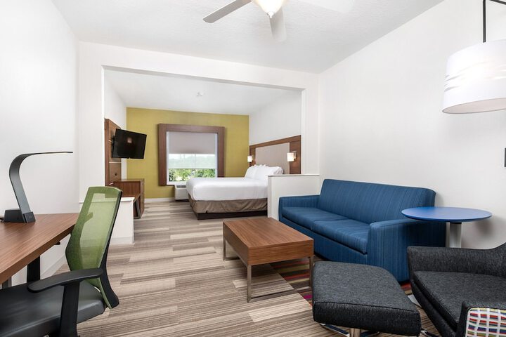 Holiday Inn Express Hotel & Suites Conroe I-45 North by IHG